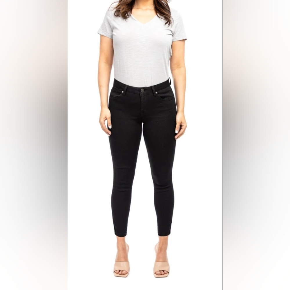 1822  Denim Black Jeans